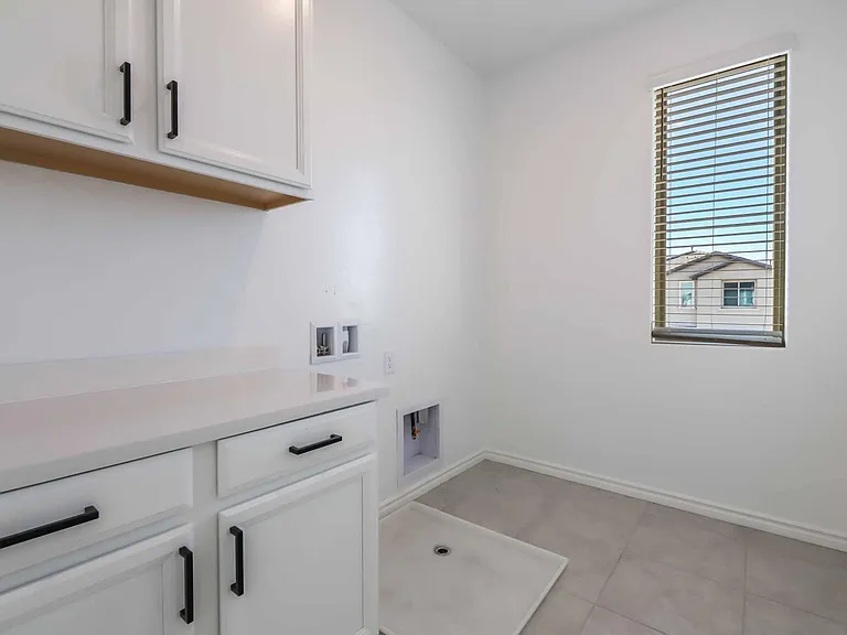 906 Sycamore Falls St — Photo 30