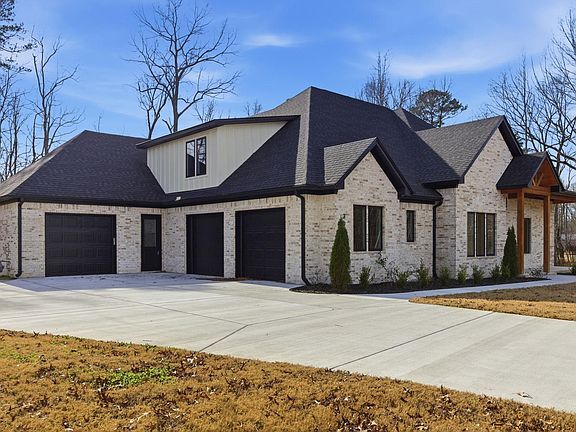 2nd image of 3053 Avilla Manor Trl