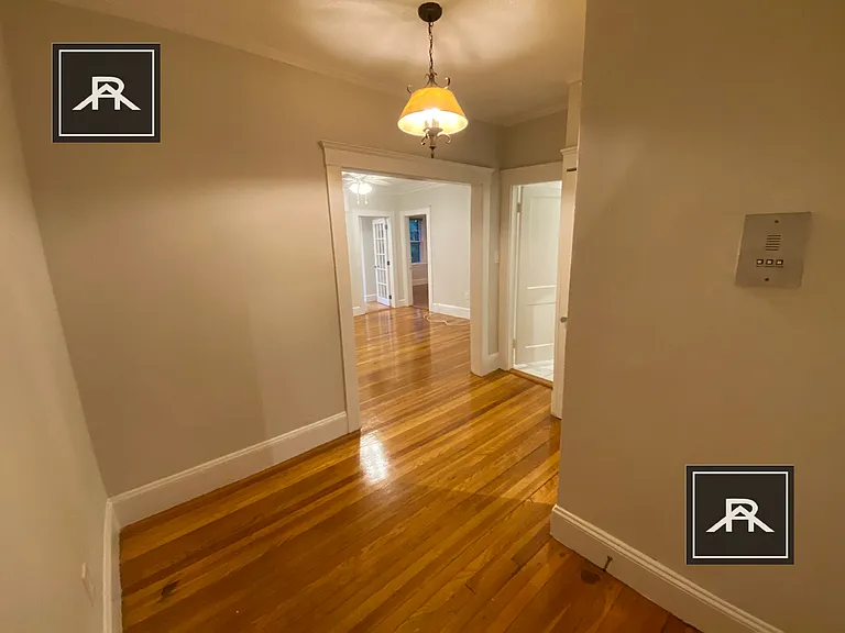 24 Chiswick Rd #8 — Photo 5
