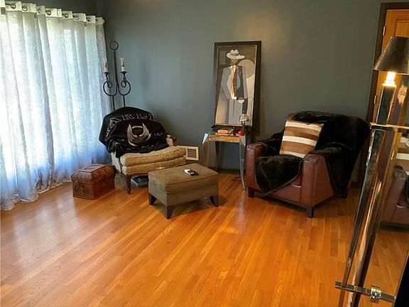 2nd image of 4709 Norton Ave