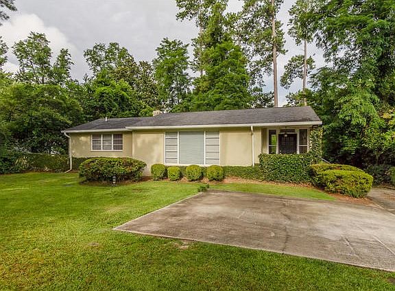 5th image of 2925 Lake Forest Dr