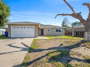 570 N Kern Ave, Farmersville, CA 93223