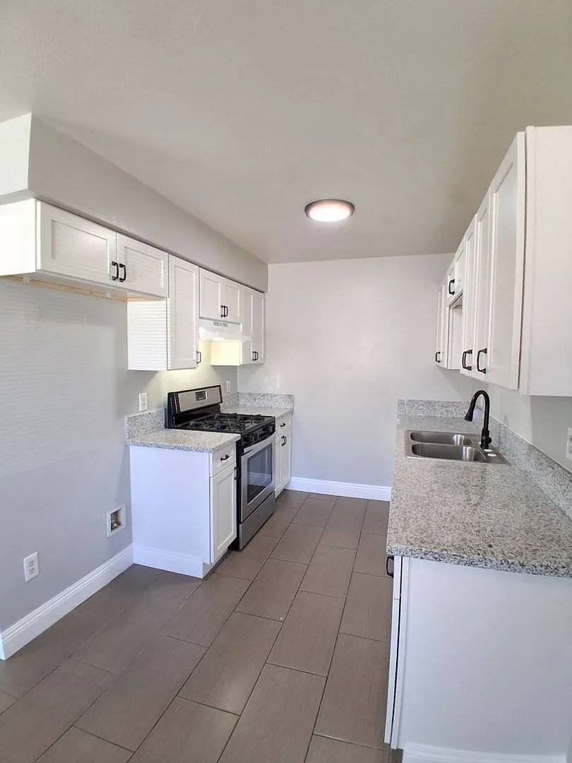 1452 S. College Ave — Photo 4