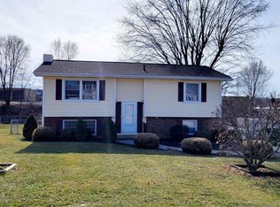 158 4th St, Broadway, VA 22815