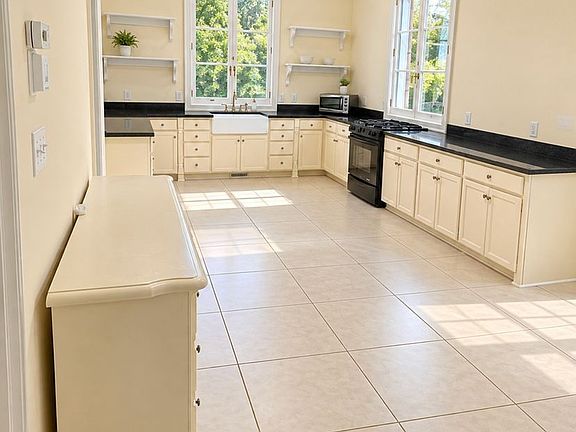 5th image of 3617 Carlow Ct