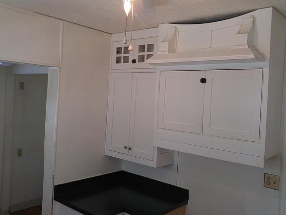 2nd image of 219 Curry Ct