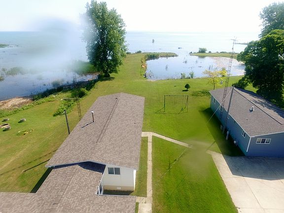 boat ramp into Basin