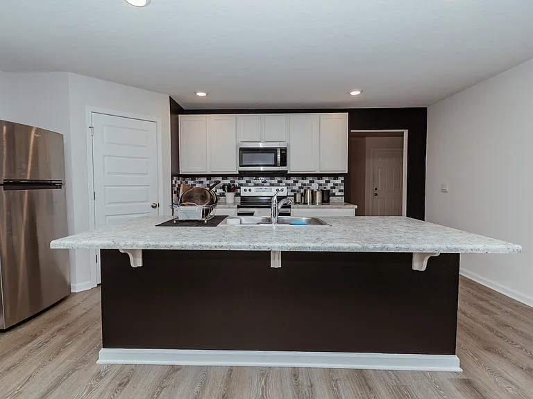 6719 Sarah Ann Way — Photo 4