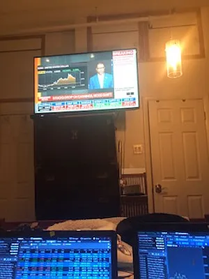 Rented by Ian Shapolsky Real Estate | media 34