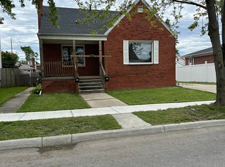 1154 Lincoln St #1, Wyandotte, MI 48192
