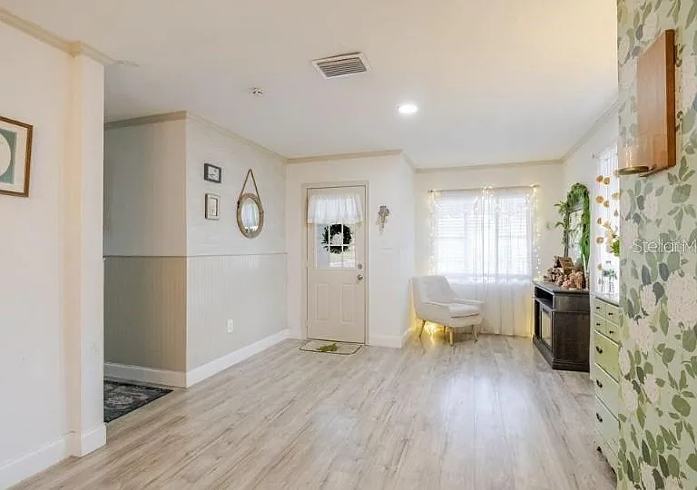 1225 King Ave — Photo 5