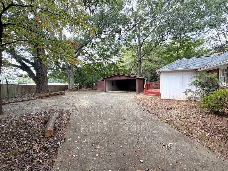 3 bed, 2.0 bath, 1493 sqft, $2,095 — Photo 3