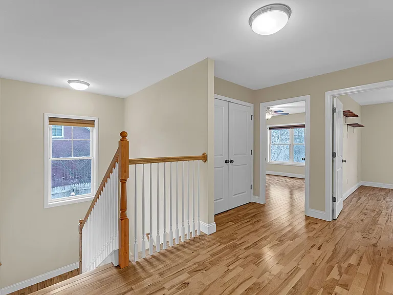 366 Colchester Ave — Photo 25