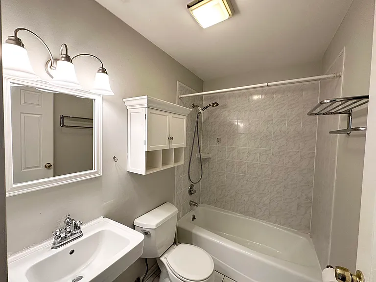 420 Jefferson St #3B — Photo 9