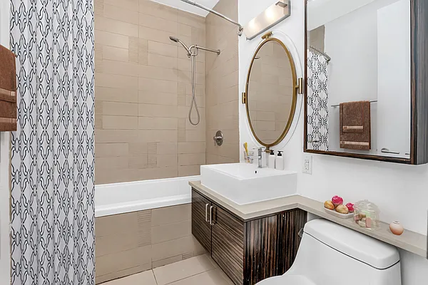 Rented by Landmark Property Holdings LLC | media 6