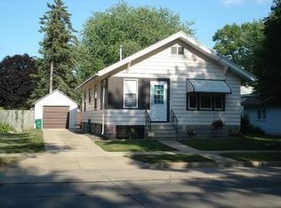 204 8th St NW, Austin, MN 55912