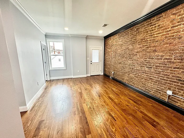 224 Niles St #2F — Photo 2