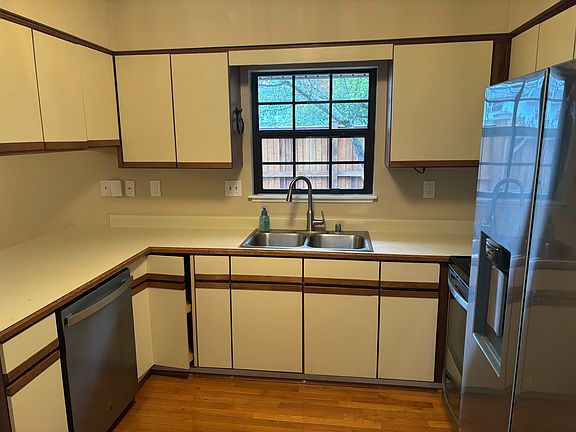 4th image of 3441 Laredo Dr #55