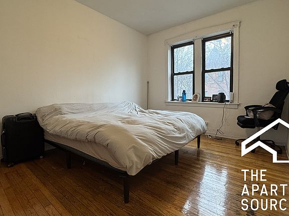 5th image of 2929 W McLean Ave APT 1