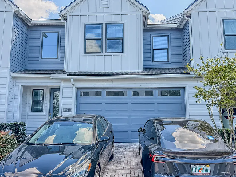 11368 Newtonian Blvd — Photo 1