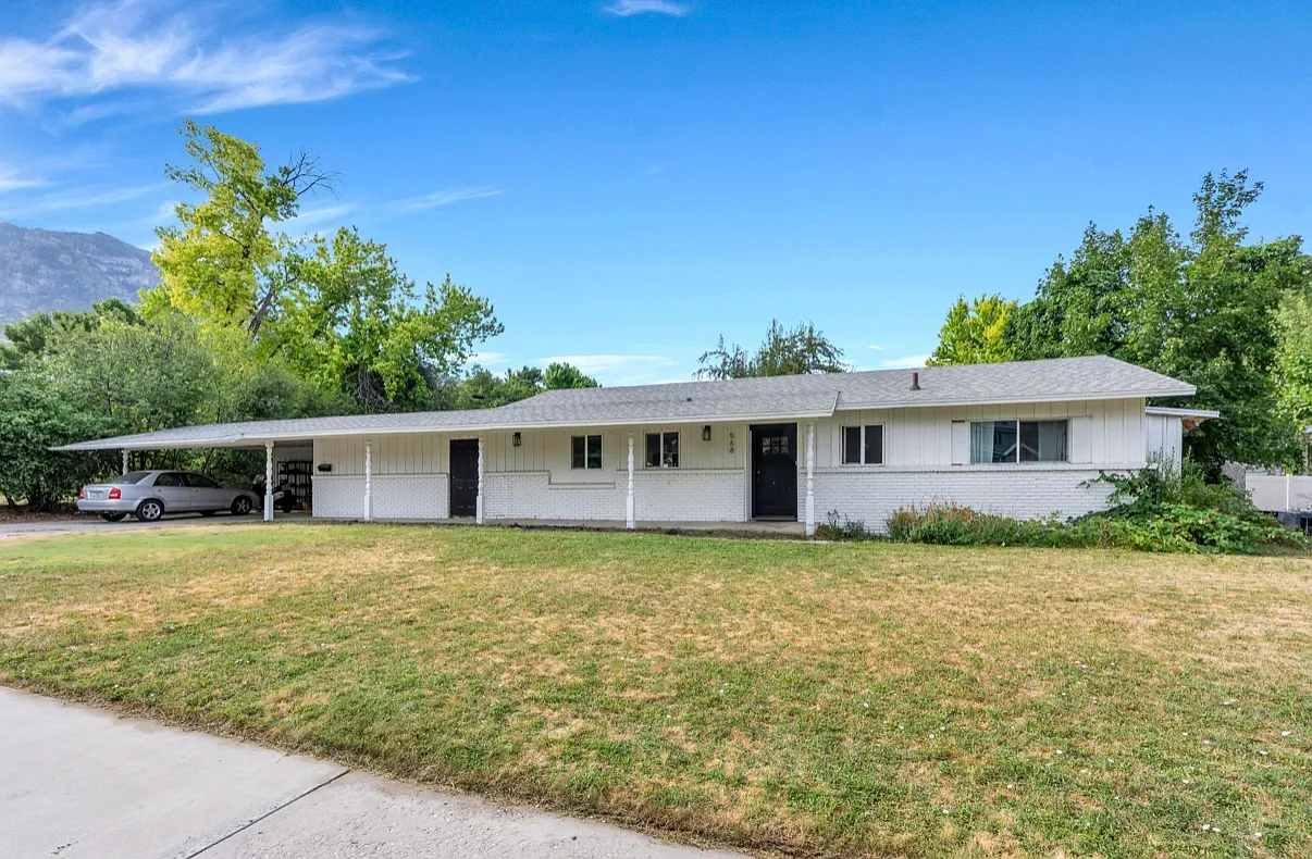 3 bed, 1100 sqft, $2,000 — Photo 1