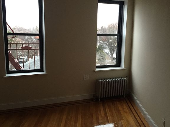 4th image of 3614 165th St #0044EN