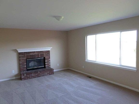 5th image of 913 W Northwind Dr