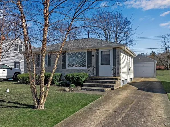5039 Morgan Pkwy, Hamburg, NY 14075