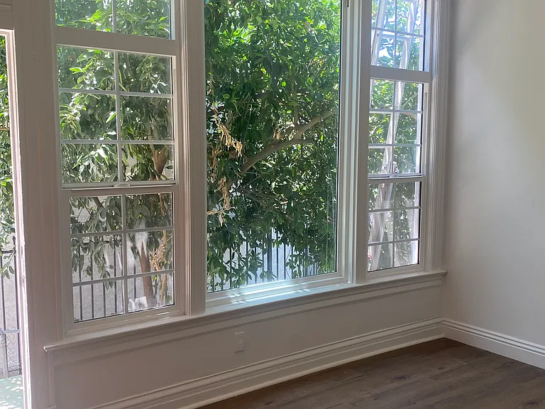 437 Coronado Ter #1/2 — Photo 15
