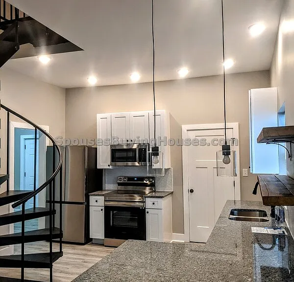 2105 Lexington Ave — Photo 12