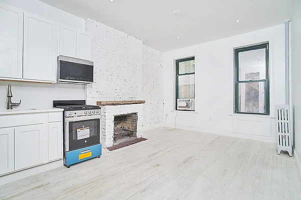 Rented by Compass | media 7