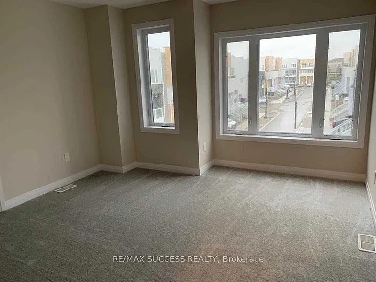 80 Progress Cres — Photo 17