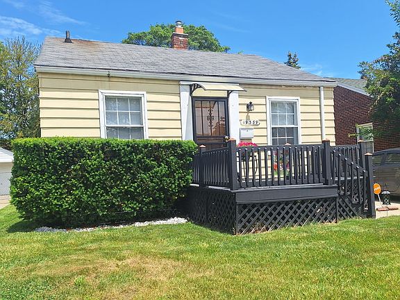 2nd image of 19389 Washtenaw St