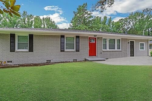 3rd image of 1833 Rollingwood Dr