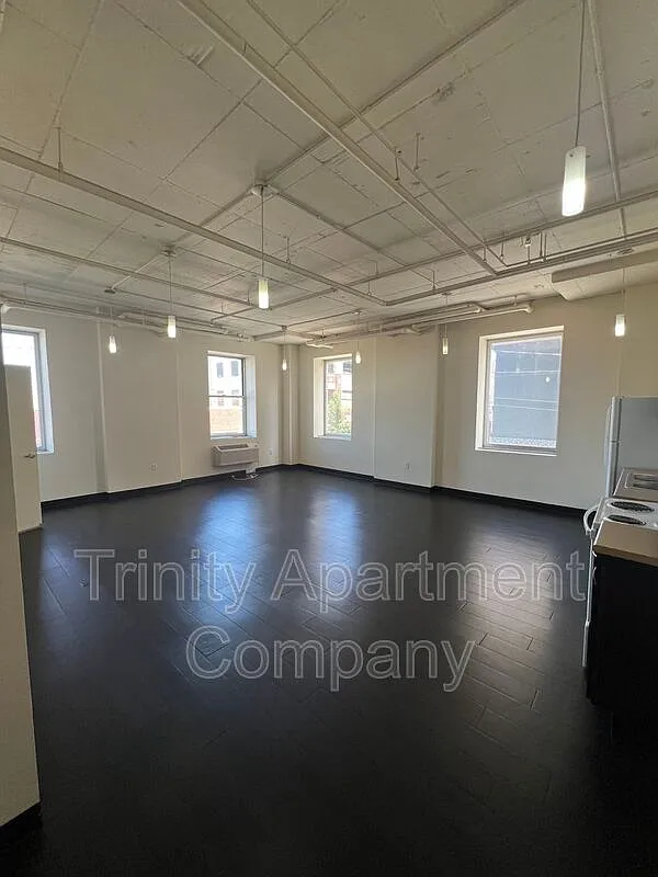 Studio, 1.0 bath, 680 sqft, $1,075 — Photo 1