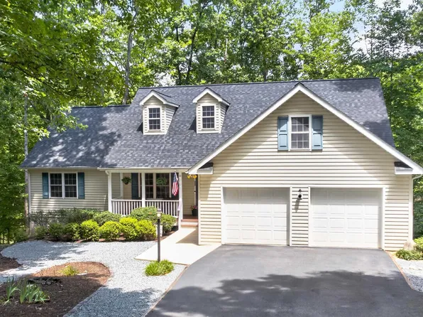 11 Chatham Ln, Palmyra, VA 22963