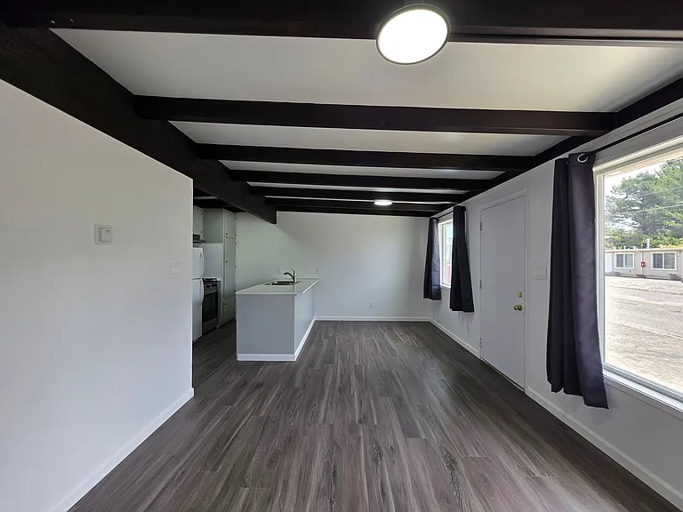 1091 Sun Rd — Photo 1