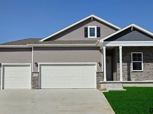 17650 Portal St, Omaha, NE 68136