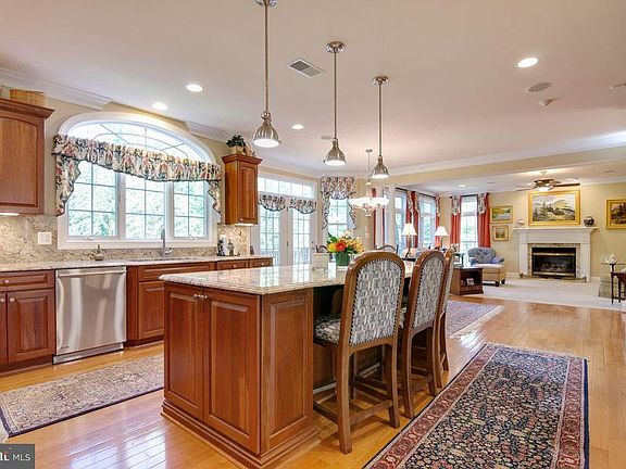 Perfect for entertaining  in this kitchen