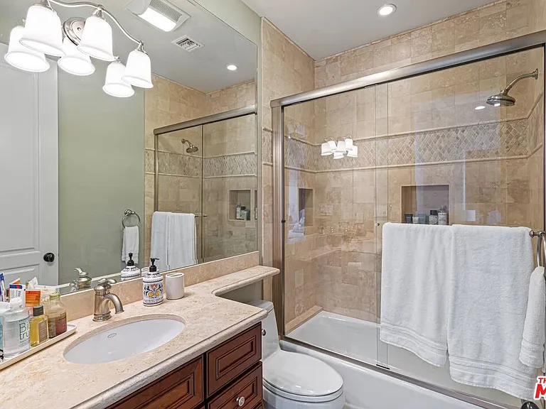 300 N Dianthus St — Photo 39
