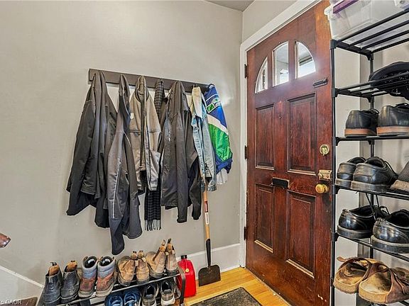 3rd image of 83 Napier St