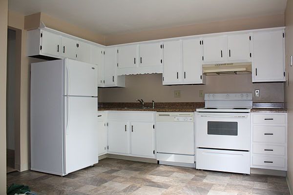 1st image of 106 Crescent Dr