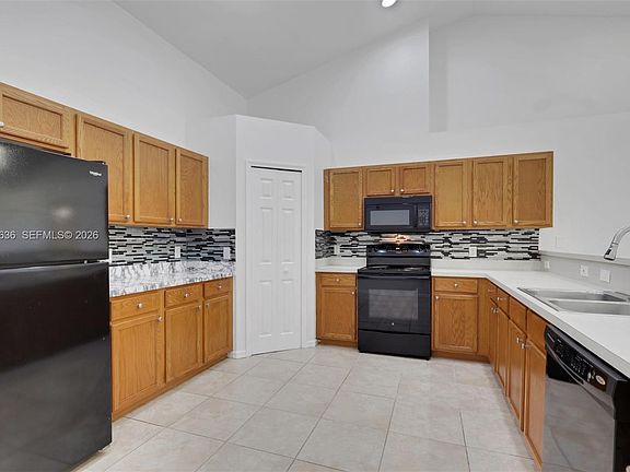 4th image of 1807 NE 28th St