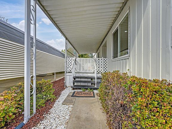 3rd image of 8303 Oak Front Ln