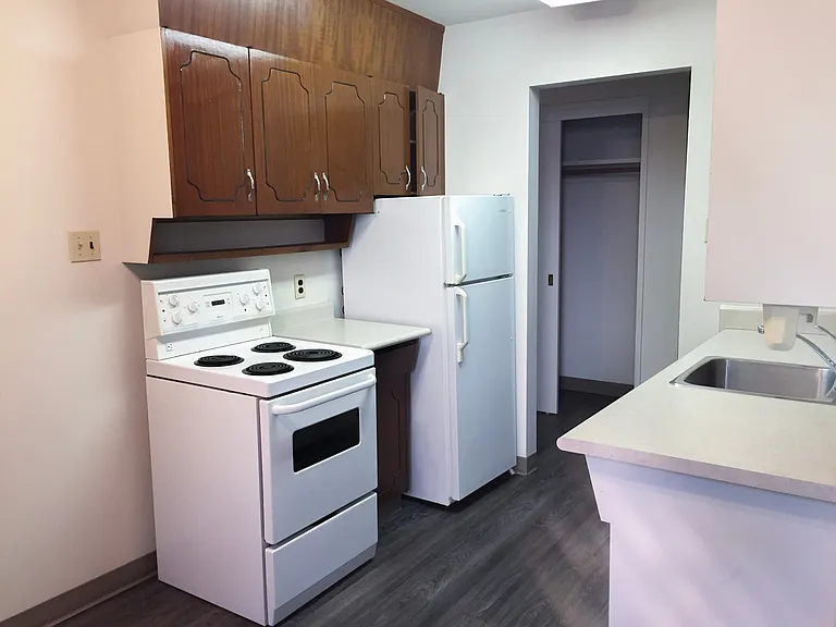 1740 Taylor Ave — Photo 17
