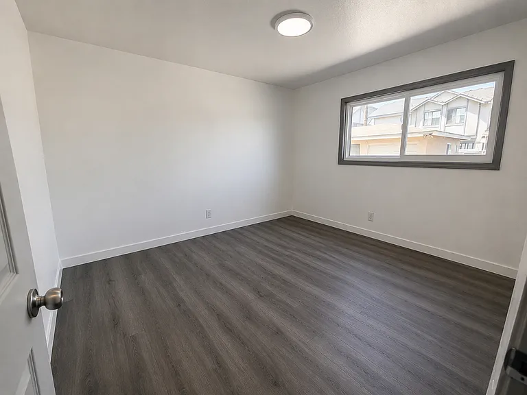 8521 Belmont St #B — Photo 11