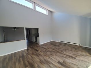 1033 Kuhn Rd APT 6, Carol Stream, IL 60188