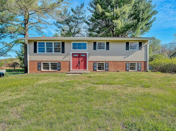 58 Lakeland Cir, Troutville, VA 24175
