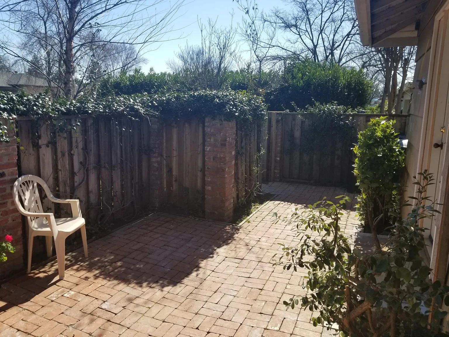 2 bed, 750 sqft, $2,100 — Photo 3