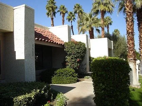 Oasis Court, Palm Desert — Photo 2